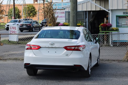 Used 2020 Toyota Camry LE image 8