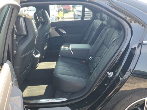 New 2025 BMW 760i xDrive image 13