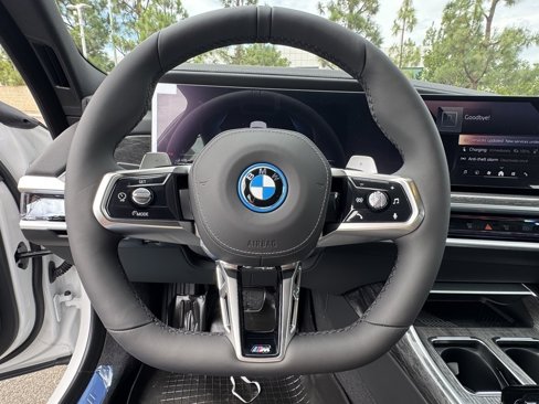 New 2026 BMW 750e xDrive image 23