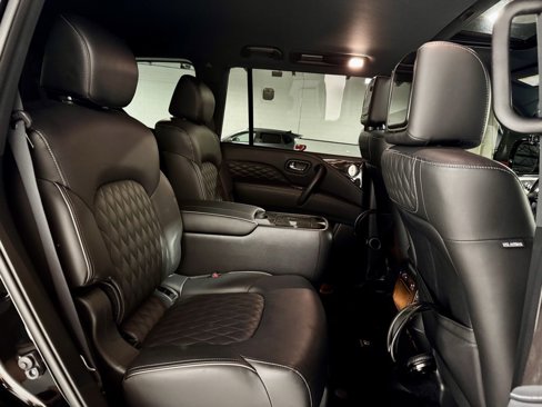 Used 2023 INFINITI QX80 Sensory image 30
