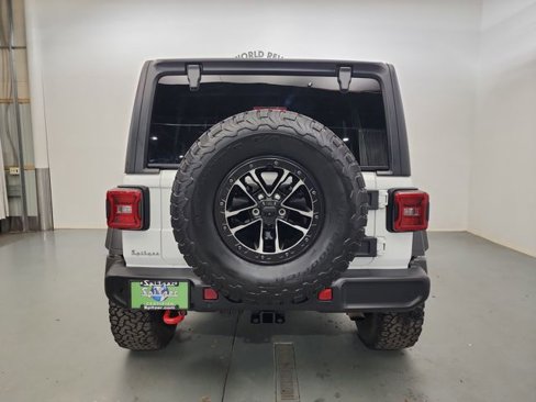 Used 2024 Jeep Wrangler Unlimited Rubicon w/ XTREMEE 35" Tire Package image 28