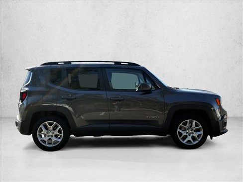 Used 2018 Jeep Renegade Latitude image 4