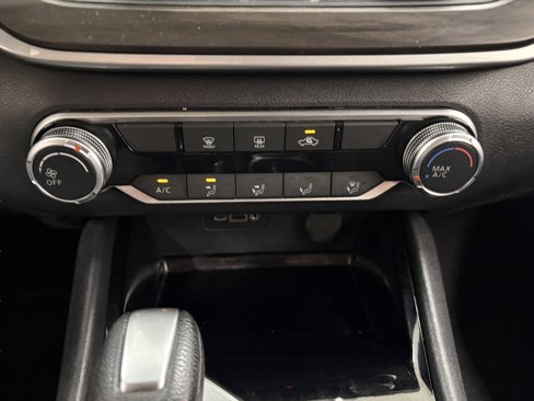 Used 2024 Nissan Altima 2.5 SV image 17