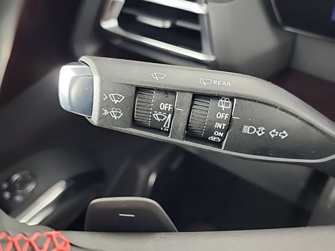 New 2026 Chevrolet Traverse RS w/ LPO, Floor Liner Package image 36