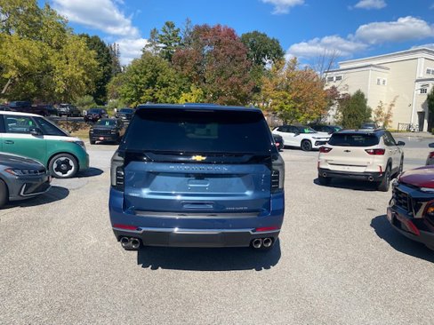 New 2025 Chevrolet Suburban Premier image 5