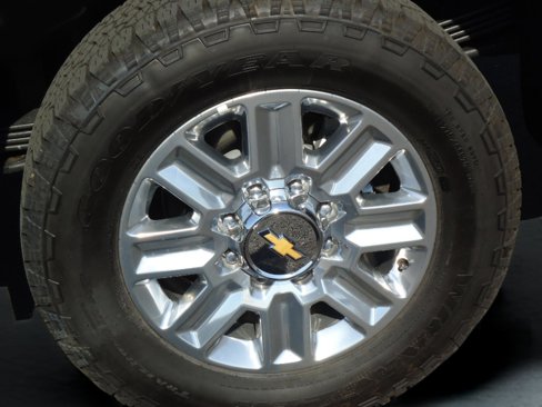 Used 2025 Chevrolet Silverado 2500 High Country image 9