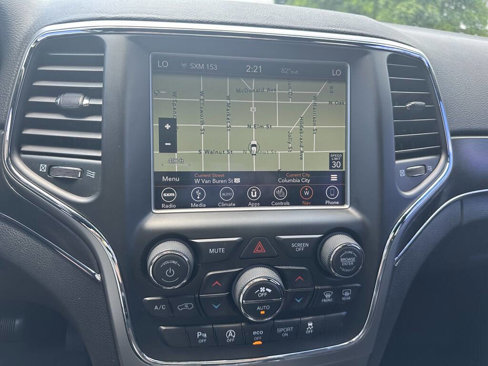 Used 2018 Jeep Grand Cherokee Limited image 23