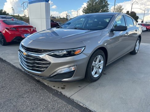 Used 2023 Chevrolet Malibu LS image 3