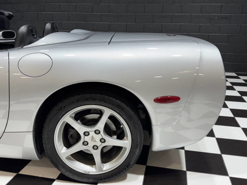 Used 2002 Chevrolet Corvette Convertible w/ Preferred Equipment Group2 image 14