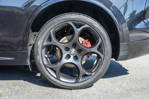 Used 2022 Alfa Romeo Stelvio Veloce image 10