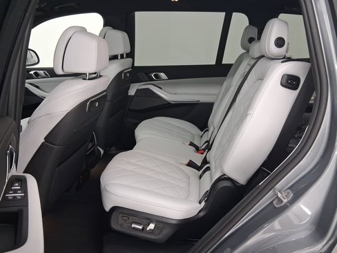 New 2026 BMW X7 xDrive40i w/ M Sport Package image 13