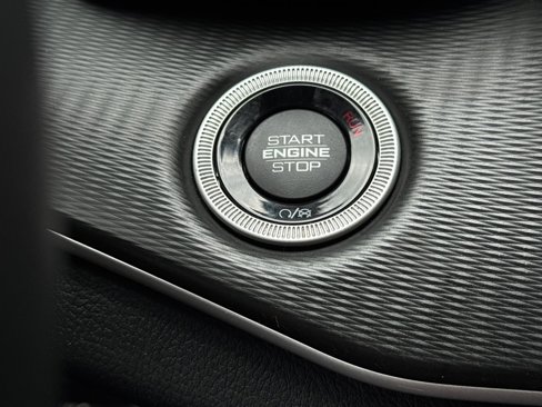 Used 2023 Jeep Grand Cherokee L Laredo image 21