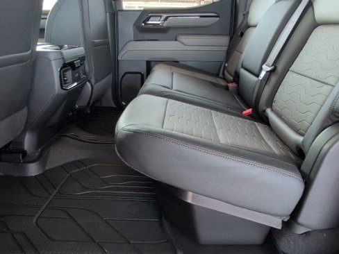 New 2026 Chevrolet Silverado 1500 ZR2 image 7