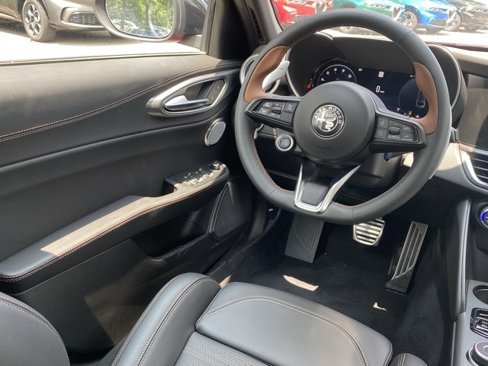 New 2025 Alfa Romeo Giulia AWD w/ Driving Assist Package image 44