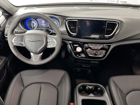 New 2025 Chrysler Pacifica Select image 22