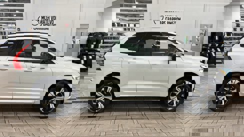 New 2025 Volvo XC60 T8 Core w/ Climate Package image 4