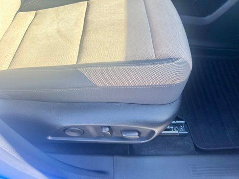 Used 2025 Chevrolet Equinox ACTIV w/ Safety and Technology Package image 35