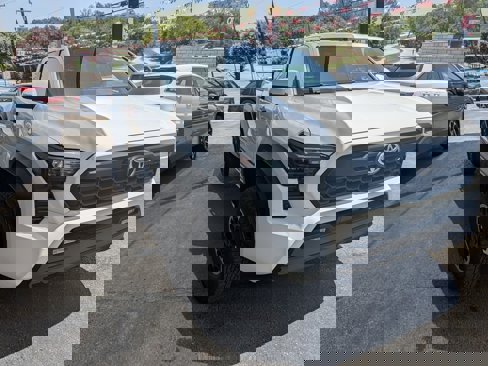 Used 2024 Toyota Tacoma TRD Off-Road image 5