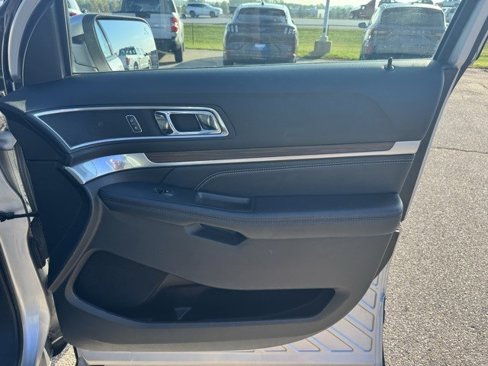 Used 2017 Ford Explorer Limited w/ Equipment Group 301A image 39