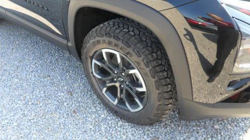 New 2026 Chevrolet Equinox ACTIV w/ Safety and Technology Package image 9