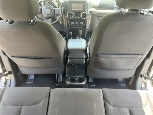 Used 2015 Jeep Wrangler Unlimited Sport image 25