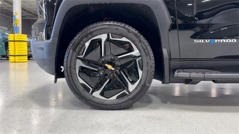 New 2026 Chevrolet Silverado EV LT image 16