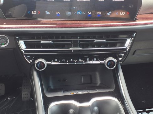 New 2026 Chevrolet Traverse Z71 w/ Enhanced Driving Package image 9