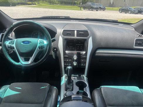 Used 2015 Ford Explorer XLT w/ Equipment Group 202A image 11