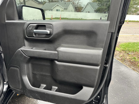 Used 2020 Chevrolet Silverado 1500 Custom w/ Custom Value Package image 11