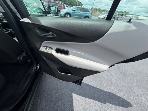 Used 2018 Chevrolet Equinox LS image 24