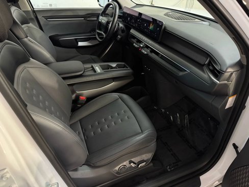 Used 2025 Kia EV9 Wind image 44