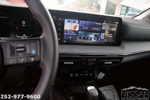 Used 2025 Nissan Kicks SR image 18