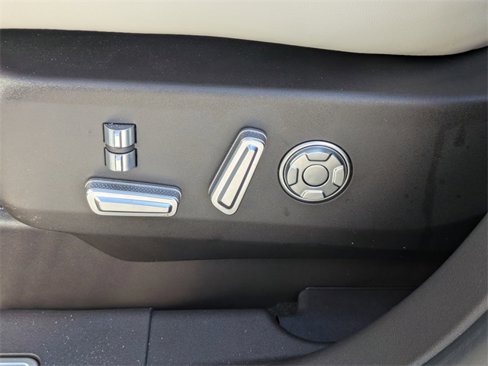 Used 2025 Lincoln Nautilus Black Label image 22