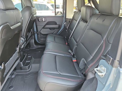 New 2025 Jeep Wrangler Unlimited Rubicon w/ Technology Group image 18