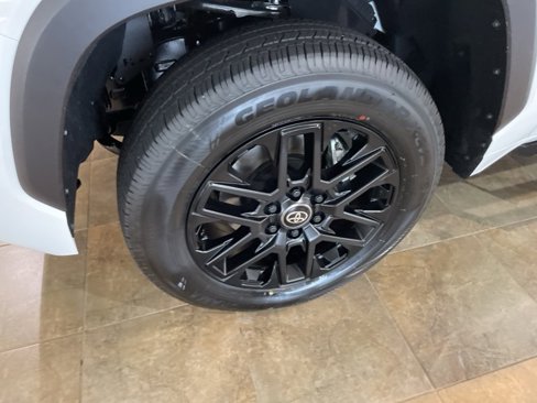 New 2025 Toyota Tundra Limited image 8