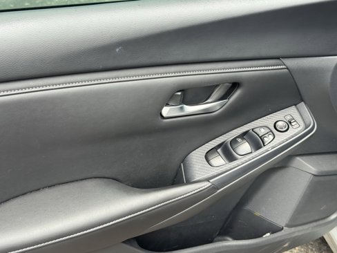 Used 2023 Nissan Sentra S image 11