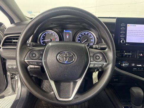 Used 2022 Toyota Camry LE image 14
