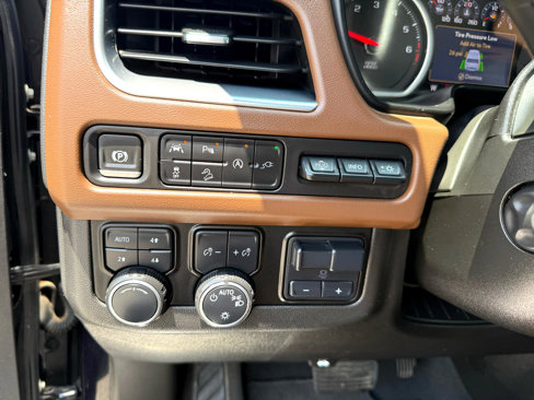 Used 2021 Chevrolet Suburban High Country w/ Premium Package image 29