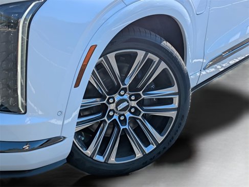 New 2026 Cadillac Vistiq Platinum w/ LPO, Floor Liner Package image 2