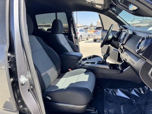 Used 2021 Toyota Tacoma TRD Sport image 17