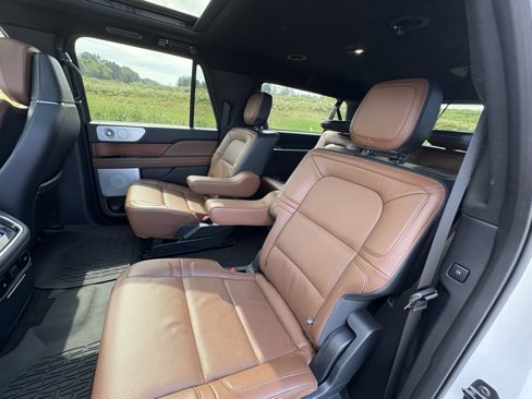 Used 2024 Lincoln Navigator L Reserve image 27