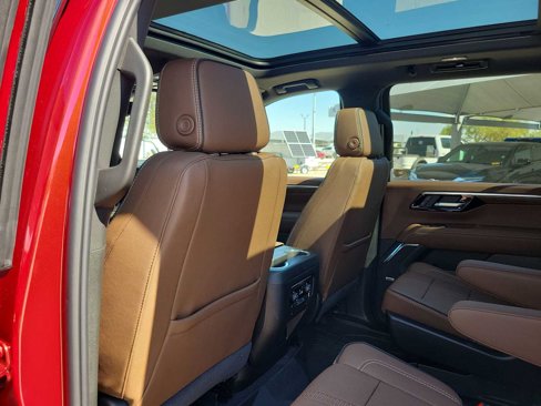 New 2026 Chevrolet Suburban High Country image 12