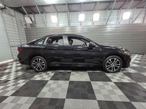 Used 2025 Volkswagen Jetta Sport image 9