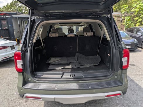 Used 2024 Ford Expedition Max XLT image 13
