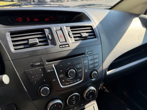 Used 2014 MAZDA MAZDA5 Grand Touring image 17