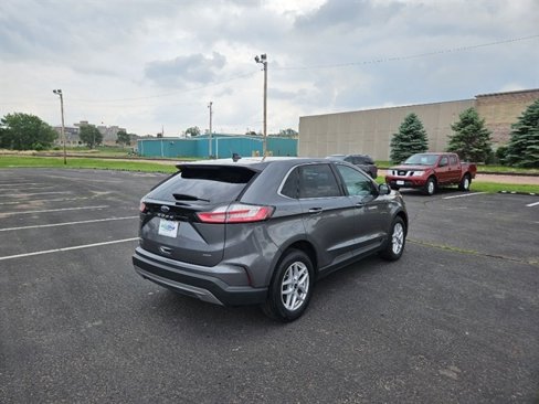 Used 2023 Ford Edge SEL image 7