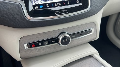 New 2025 Volvo XC90 T8 Plus w/ Protection Package Premier image 22