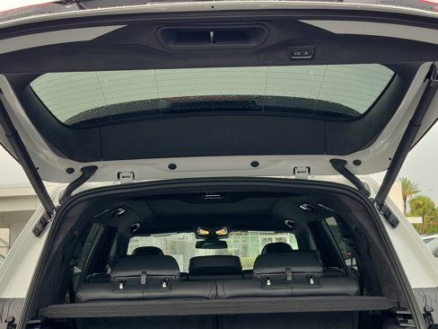 New 2026 BMW X7 M60i image 9