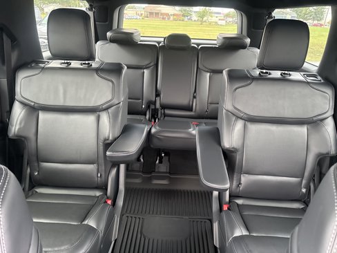 New 2025 Ford Expedition Max Platinum image 5