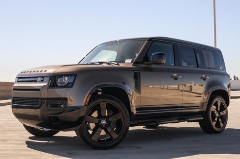 New 2025 Land Rover Defender 110 X-Dynamic SE image 1